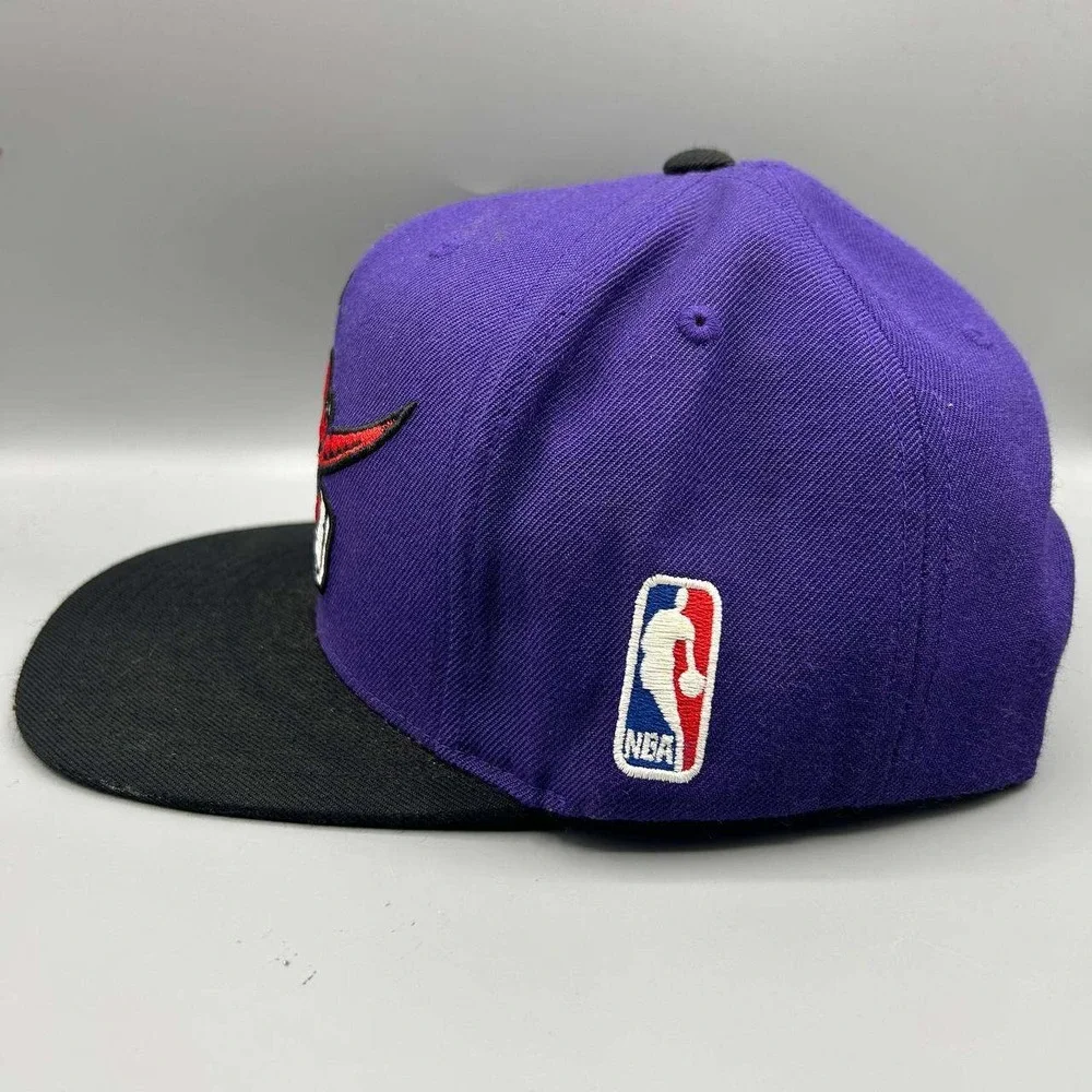 Toronto Raptors Hat Men Big Logo Embroidered Mitchell & Ness Snap‎ Back Cap